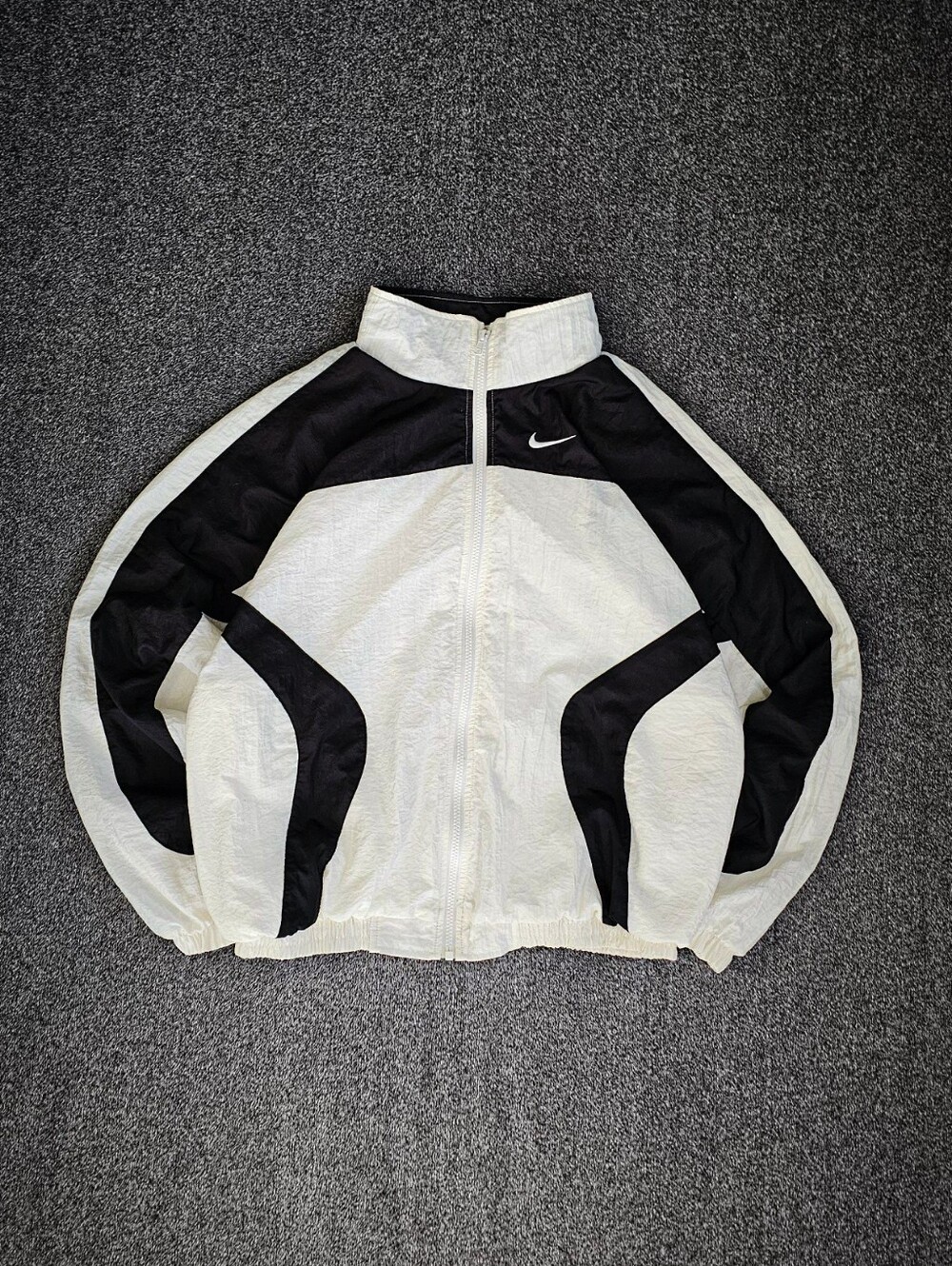 Vintage 90 Nike Men's Embroidery White Windbreaker Size Medium